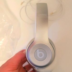 Beats Solo Wireless headphones